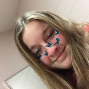 Meet your Posher, Caroline